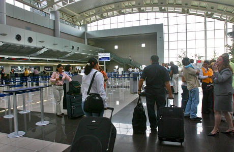 El aeropuerto Santamaría separará a los pasajeros por seguridad