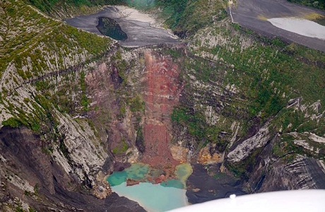 Pared este del volcán Irazú colapsó por las lluvias